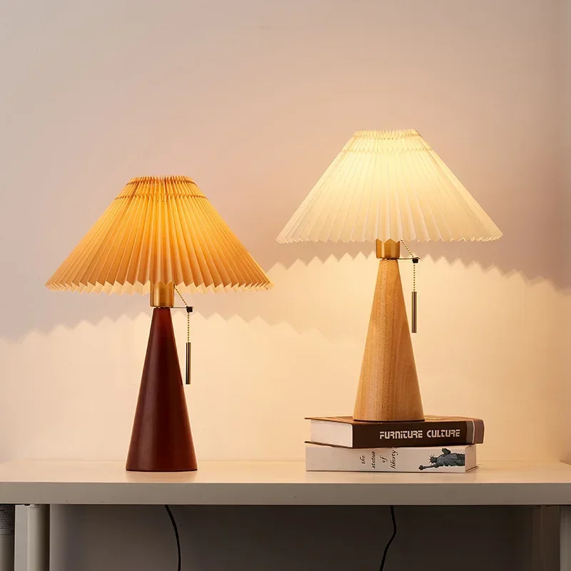 Retro Pleated Table Lamp Nordi - огляд і ціна Solar Lamp